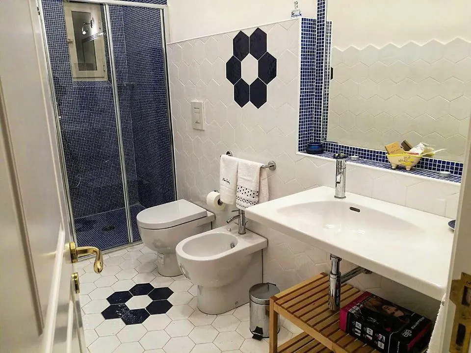 B&B Resta Cu Mme Napoli Appartamento